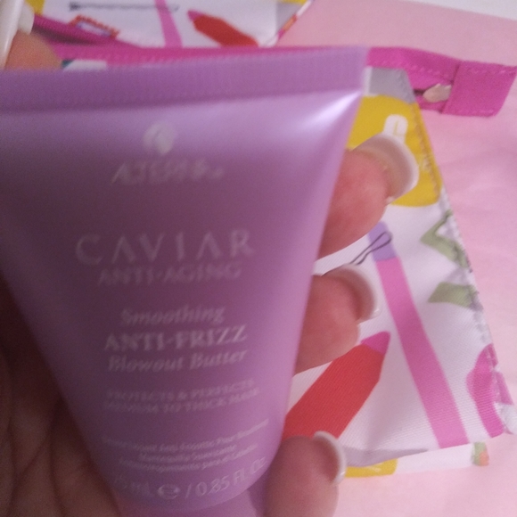 Clinique 5pc. Beauty bundle - Picture 8 of 13